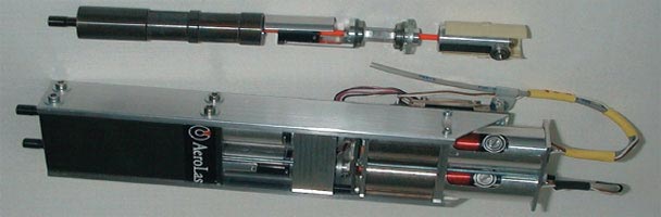 Pick and place machine head with DryLin® R liners