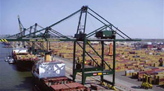 Ship-to-shore cranes cable carrier