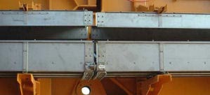 igus® Energiekette im Kranbau mit Sonderführungsrinne