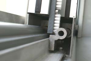 Schutztürverstellung in einer Waschanlage