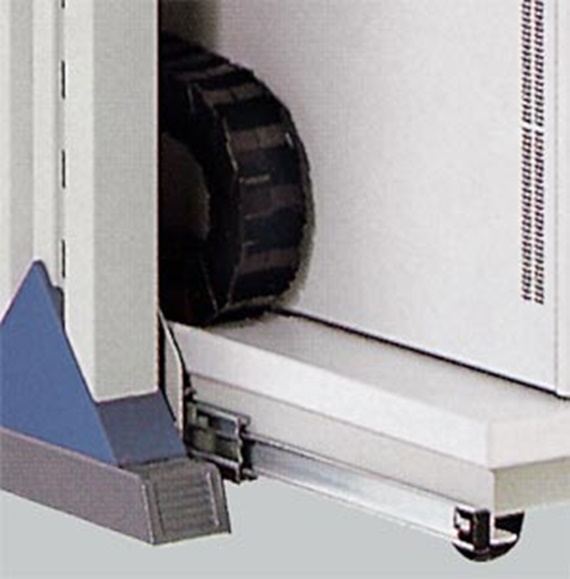 Cable carrier in server unit