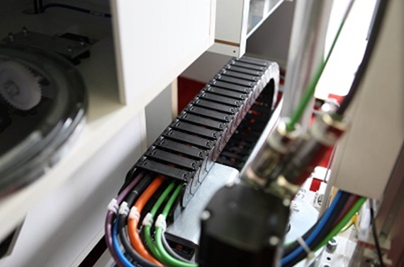 Ethernetkabel in einer Energiekette