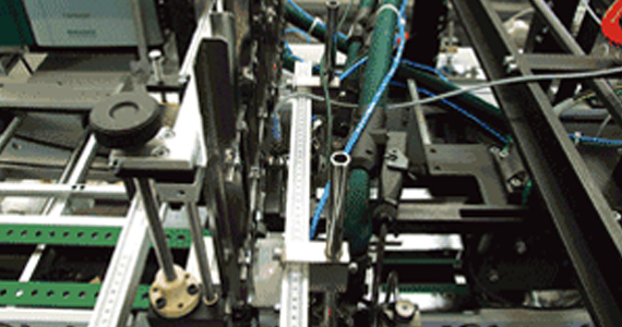 drylin SLW Linearführung mit Spindelantrieb in Faltmaschine